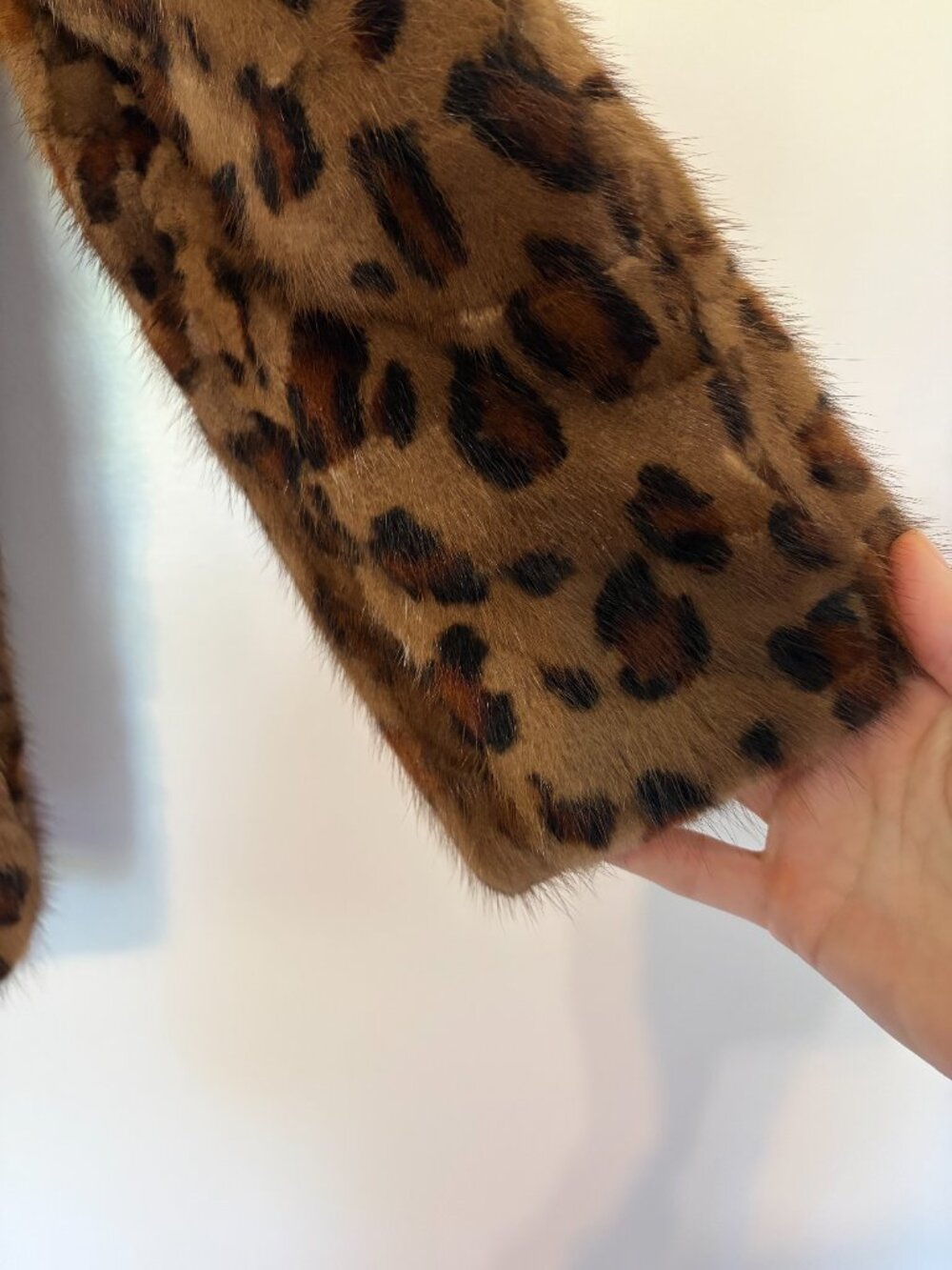 Burtrum Fur of Battle Creek Leopard Print Mink Coat | Size 44 (Large/XL) - Picture 2 of 10